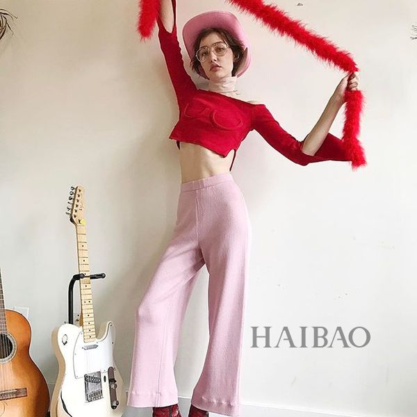 时尚圈：内衣外穿升级了？Instagram现在流行露点和画胸？但别说还挺好看呢！