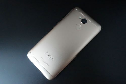 久用不卡畅快玩:荣耀畅玩6A上手评测|荣耀|千元