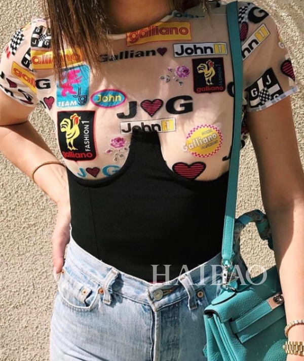 时尚圈：内衣外穿升级了？Instagram现在流行露点和画胸？但别说还挺好看呢！