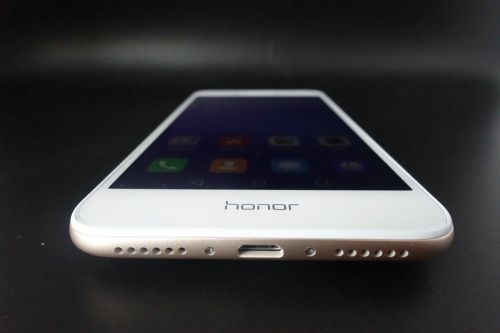 久用不卡畅快玩:荣耀畅玩6A上手评测|荣耀|千元