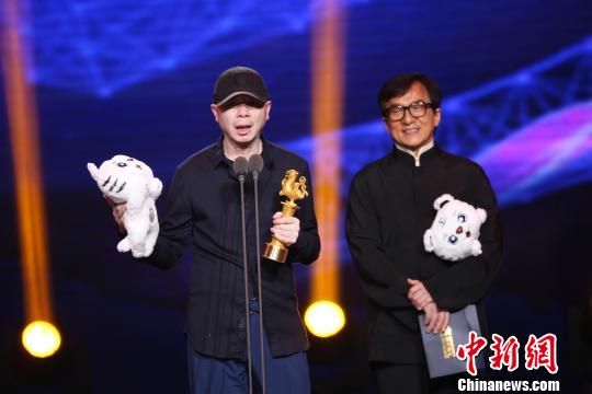 成龙和冯小刚 高凯 摄