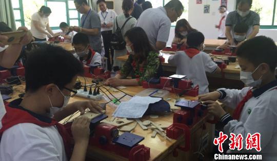 v专家专家回归:中国家庭教育支招|昆山|黄莹小学罗松图片