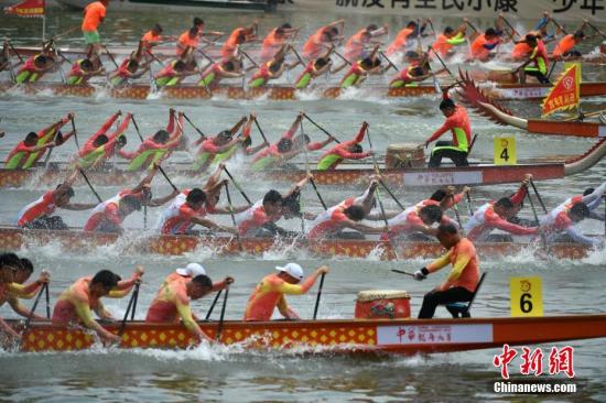比赛现场。<a target=\'_blank\' href=\'http://www.chinanews.com/\'>中新社</a>记者 吕明 摄