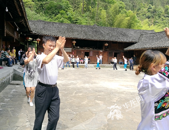 黔江:端午米粽香飘十三寨 传统文化嗨翻女儿谷