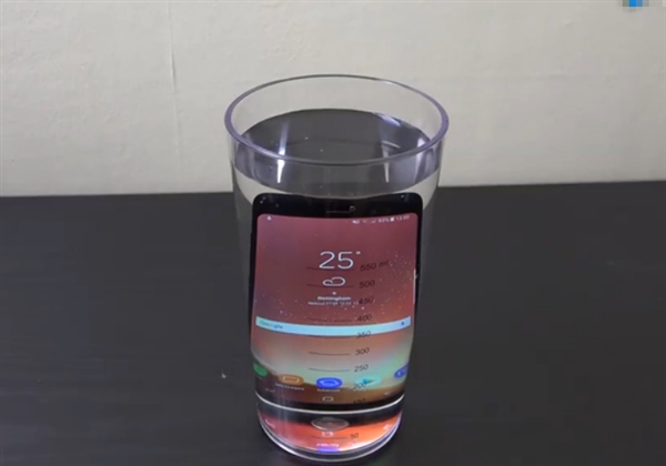 把三星S8放进搅拌机 结果意想不到|搅拌机|三星