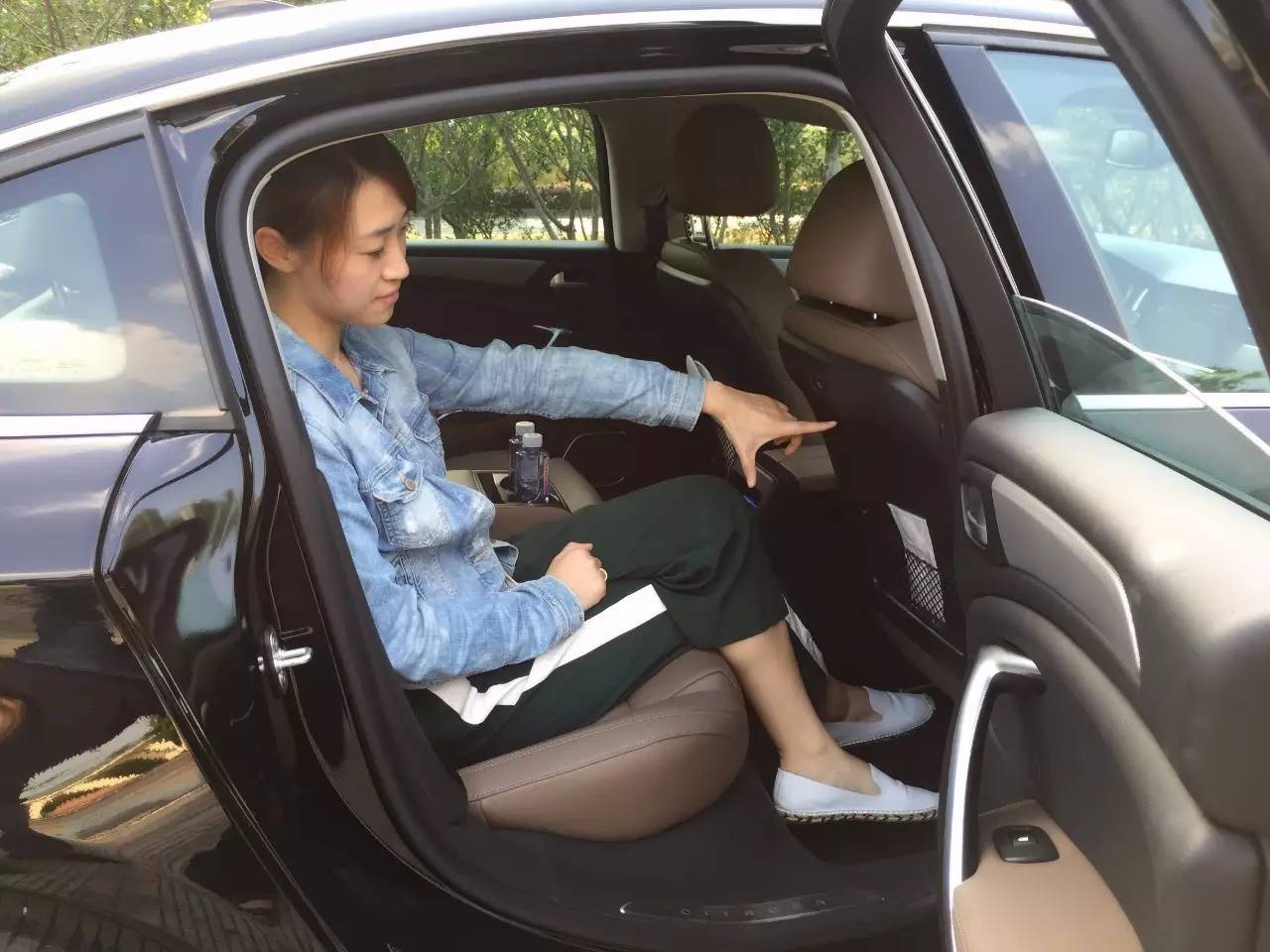 称赞这台车为“舒适王”,或者也不为过