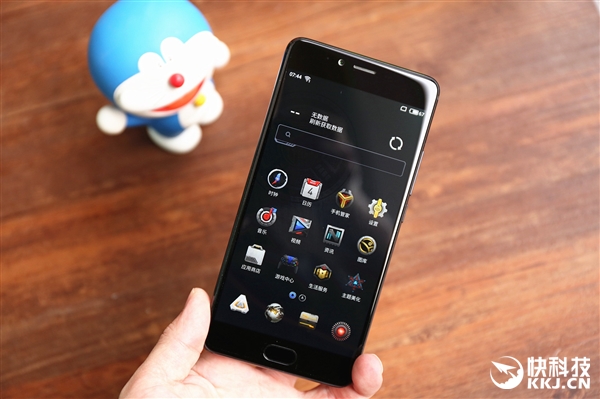 魅蓝E2变形金刚定制版开箱图赏:U盘亮了|变形