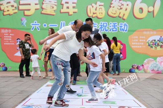 滚铁环、跳房子、烧烤BBQ 渝北巴蜀小学亲子