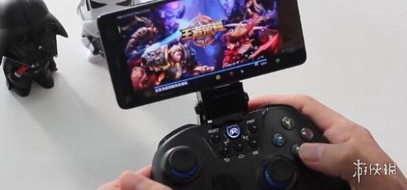 大学女生王者荣耀玩到黄金段位 室友为其拉横