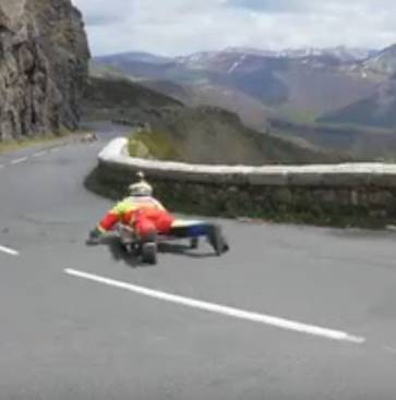 三个轮，没有刹车！玩的就是心跳！