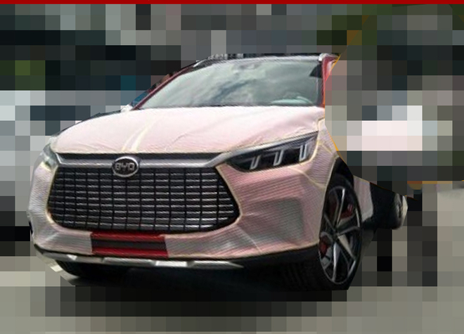 比亚迪王朝SUV路试谍照 配备可旋转大屏