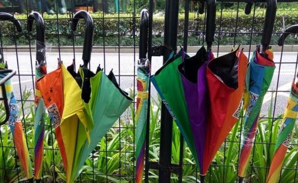 共享雨伞出师不利,短短一天全都有借无还|共享