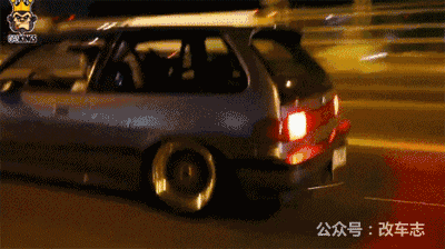 一路火花带闪电的改装车，送你两条减速带怎样？