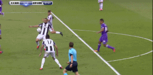 博努奇,基耶利尼;阿莱士-桑德罗,赫迪拉,皮亚尼奇,阿尔维斯;曼朱基齐