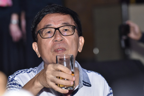 韩小熙笑容迷人大美女景甜