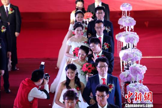 集团婚礼现场 王舒 摄
