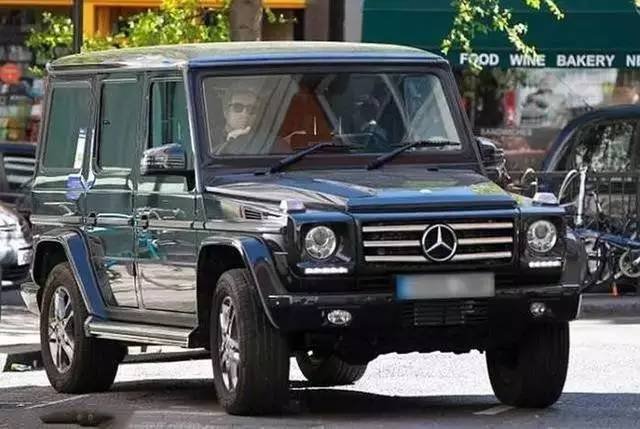 600万的奔驰大G说翻就翻,其中一辆竟然输给了本田飞度!