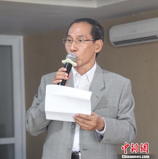 图为华侨大学雅加达校友会会长刘新华致辞。 林永传 摄