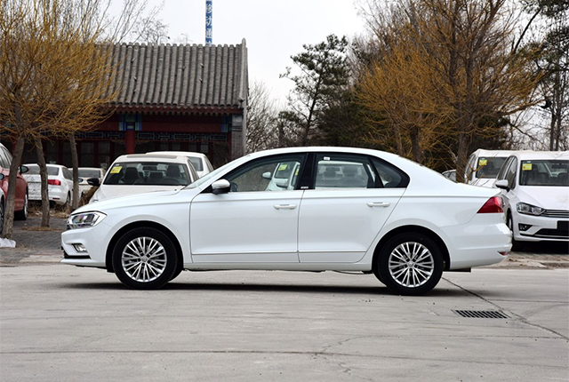 相同的两款轿车,花多2万块就能买到堪比SUV的空间!