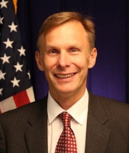 美前驻华代办首谈辞职原因:不满退出巴黎协定