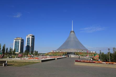 仅用20年 哈萨克斯坦首都由荒原变成世界大都