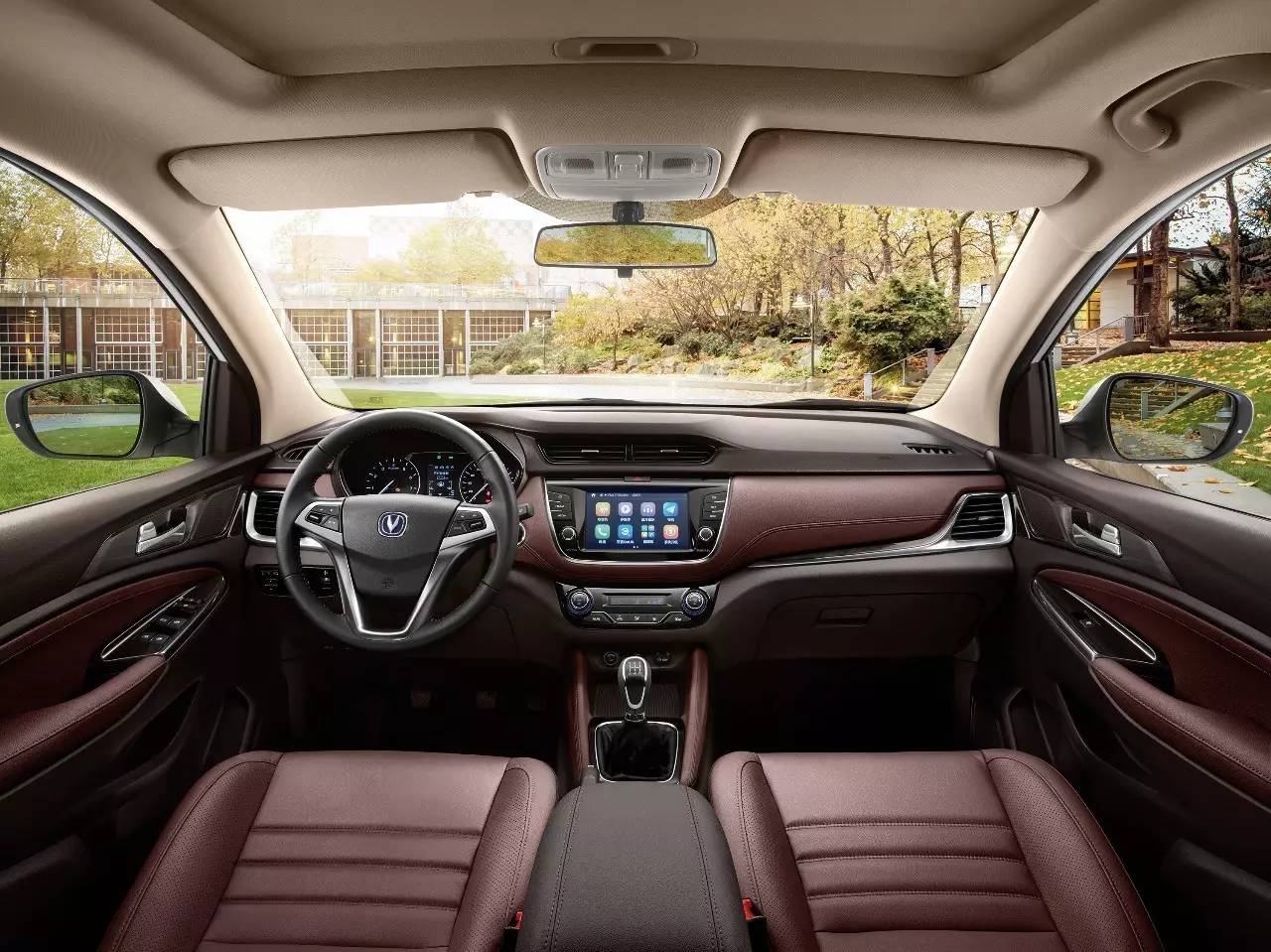 无敌空间带7座,家用很极品!这款车顶配才8.09万!