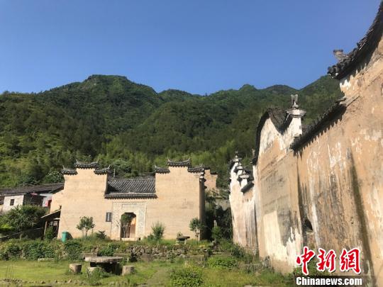 独山村 奚金燕 摄