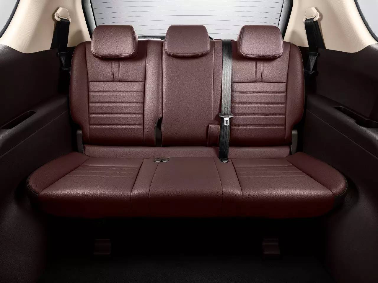 无敌空间带7座,家用很极品!这款车顶配才8.09万!