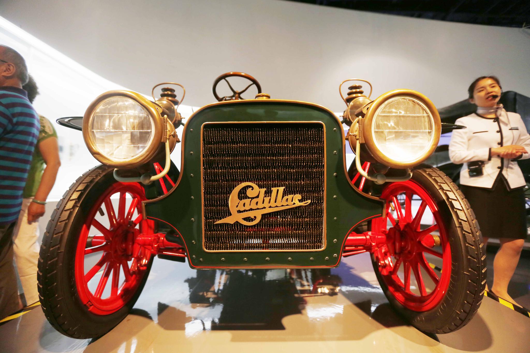 见证百年历史,最早的汽车竟是一辆奔驰三轮车
