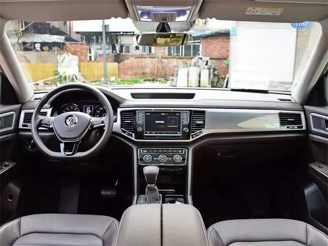 巨型7座高尔夫吓跑Q7 还省了30万买跑车!