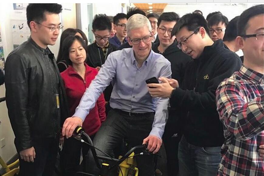 摩皱老总跑了吗_摩皱毁容的图片(2)