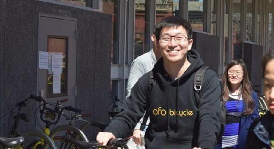 摩皱老总跑了吗_摩皱毁容的图片(3)
