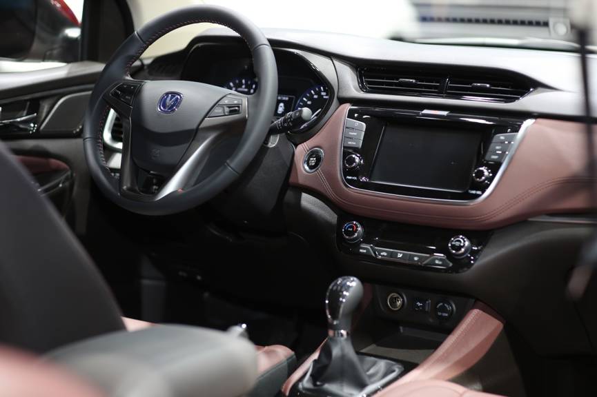 高颜值+大智慧 长安凌轩如何做到内外兼修?