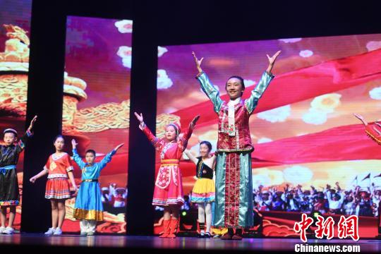 图为小朋友才艺展示。 陈超 摄