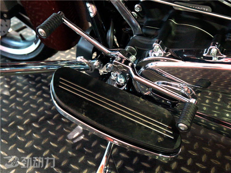 天热懒得动 足不出户看豪车可以不?