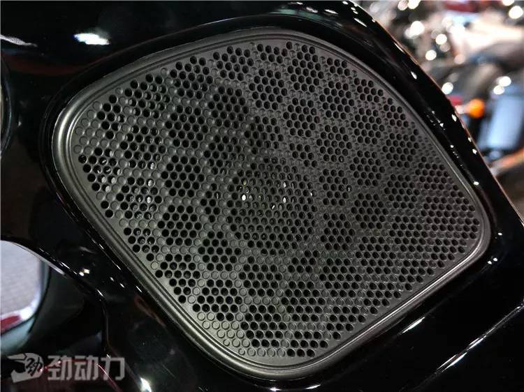 天热懒得动 足不出户看豪车可以不?