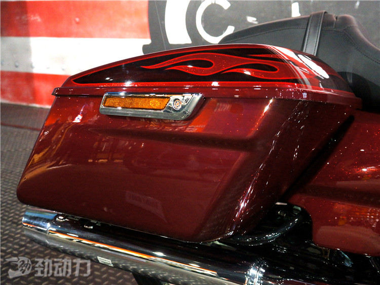 天热懒得动 足不出户看豪车可以不?