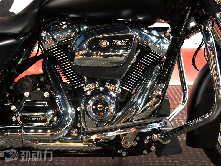 天热懒得动 足不出户看豪车可以不?