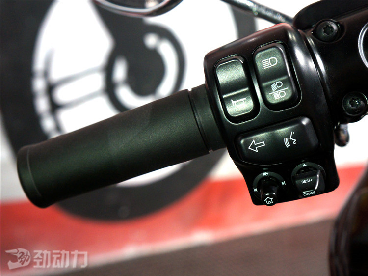 天热懒得动 足不出户看豪车可以不?