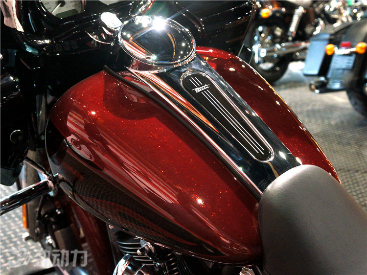 天热懒得动 足不出户看豪车可以不?