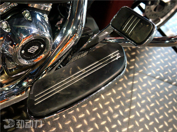 天热懒得动 足不出户看豪车可以不?