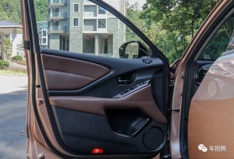 时尚动感,好玩好开!这台豪华车是如何俘获我的芳心?