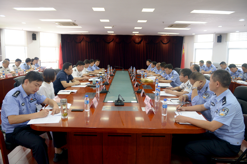 瑛玮同志组织召开《决胜大数据制高点》电视专