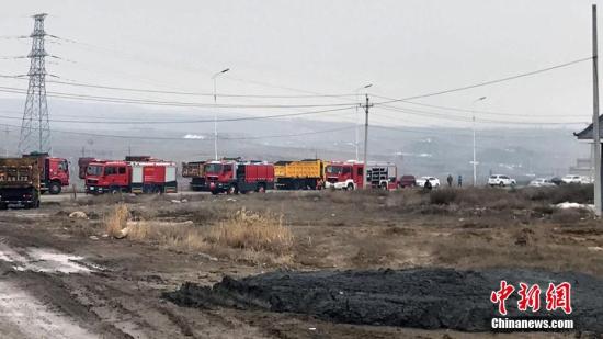 资料图：新疆乌鲁木齐一处已停产的煤矿采空区发生塌陷。王小军 摄