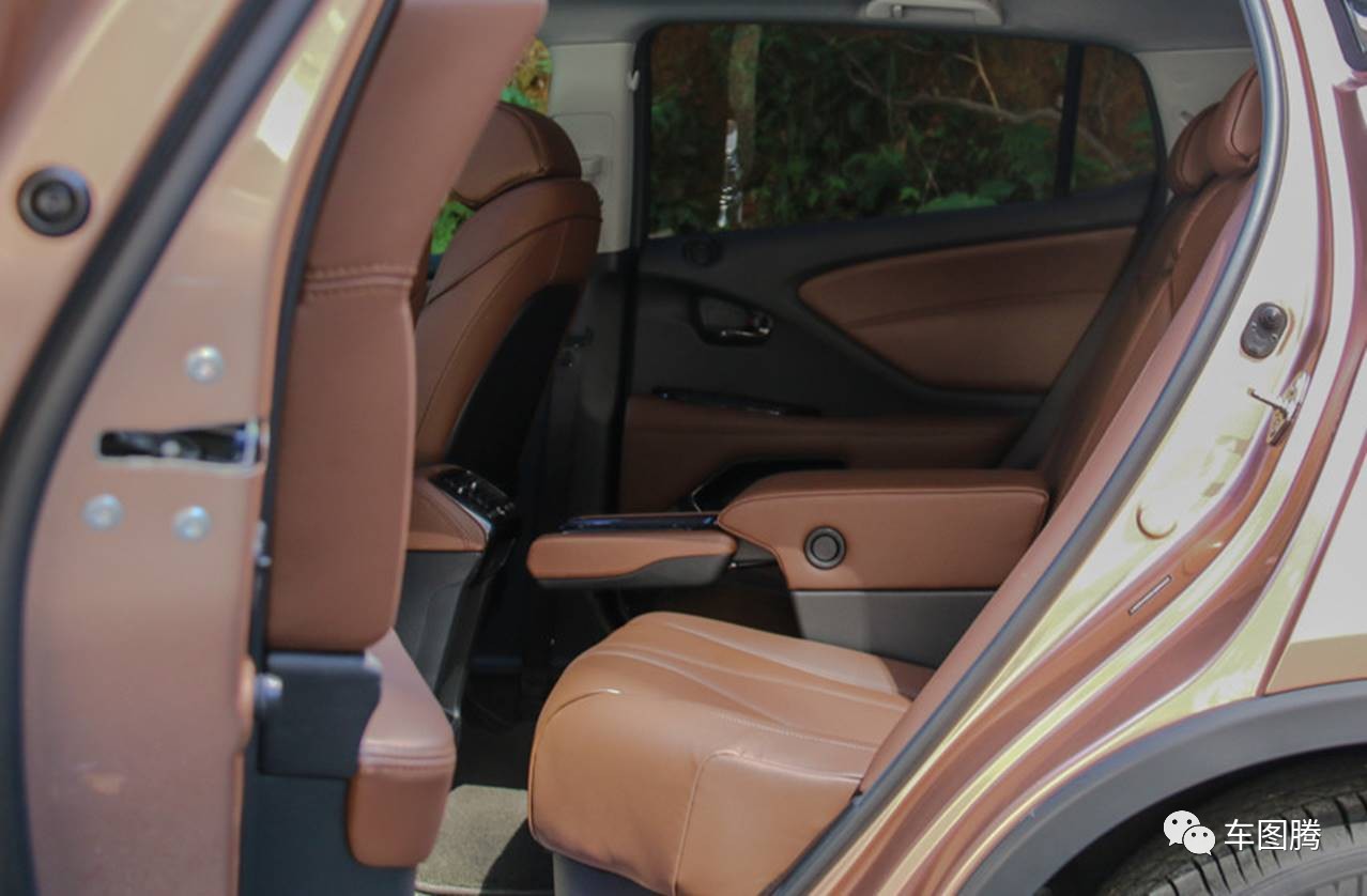 时尚动感,好玩好开!这台豪华车是如何俘获我的芳心?