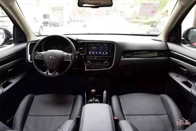 欧蓝德2.0L荣耀版重庆上市,产品差异化优势明