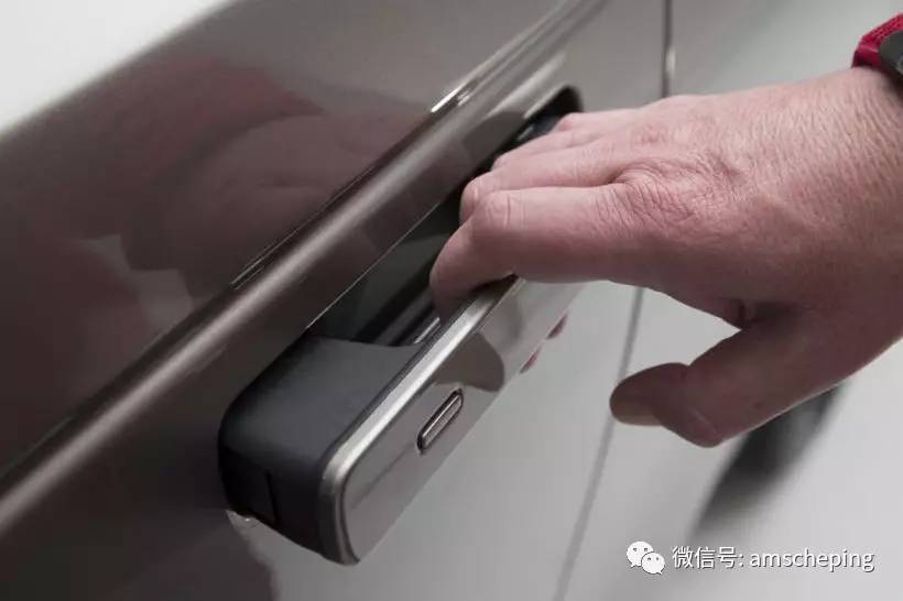 都是高冷范儿!路虎星脉 vs 沃尔沃XC60