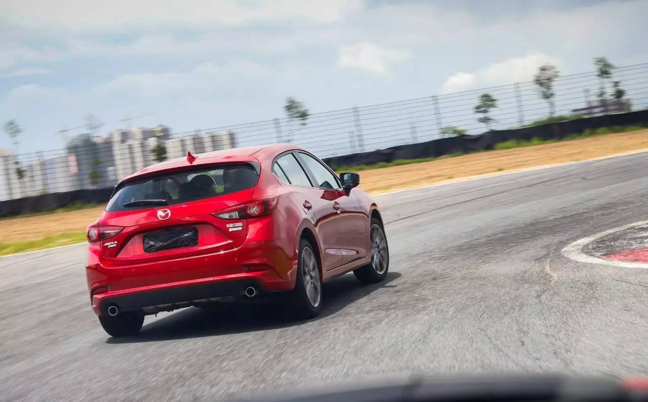 15万的“法拉利”,男生爱开、女生爱看!