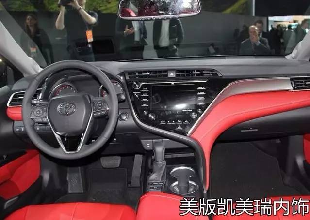 “变脸”全新凯美瑞VS带“T”第十代雅阁