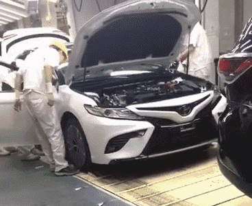 “变脸”全新凯美瑞VS带“T”第十代雅阁